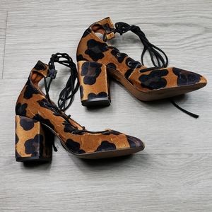 Crosswalk animal print lace up shoes sz 37